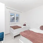 Amazing In With Wifi Apartment *