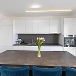 Amazing In With Wifi Apartment