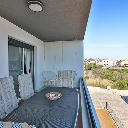 Appartement Amazing In With Wifi Trogir