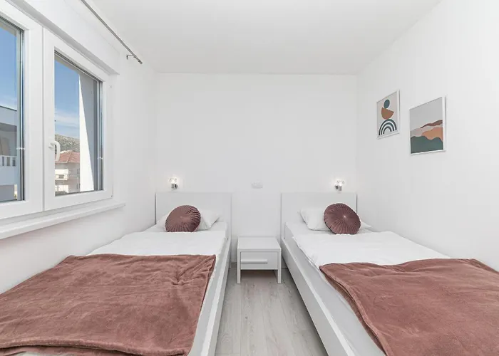 2 Bedroom In Appartement Trogir