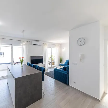 Apartment Amazing In With Kitchen Trogir